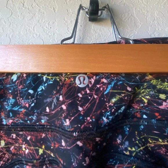 Lululemon Invigorate High-Rise Tight 25" Topography Multi, Size 6 - Picture 7 of 9